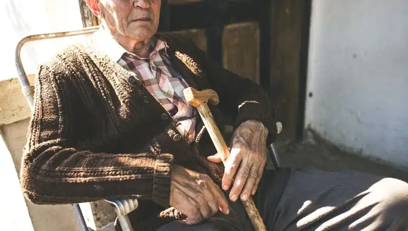 100 Yaşın Üzerindeki Bireylerde Depresyon: Yalnızlık ve İlgi Eksikliği Alzheimer Riske Atıyor