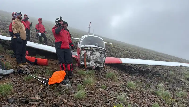 Türk Pilotun Kullandığı Uçak Düştü: Korkunç Kaza Sonrası Hayatta Kalanlar