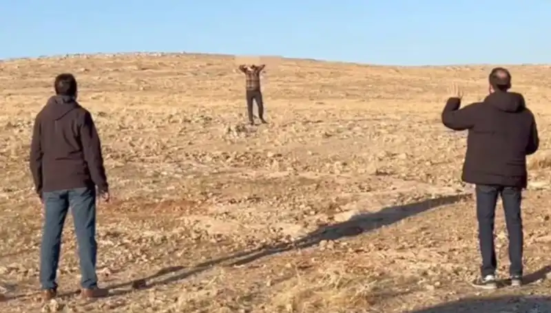 Jandarma ve MİT'in Birlikte Yürüttüğü Operasyonla Terörist Teslim Oldu