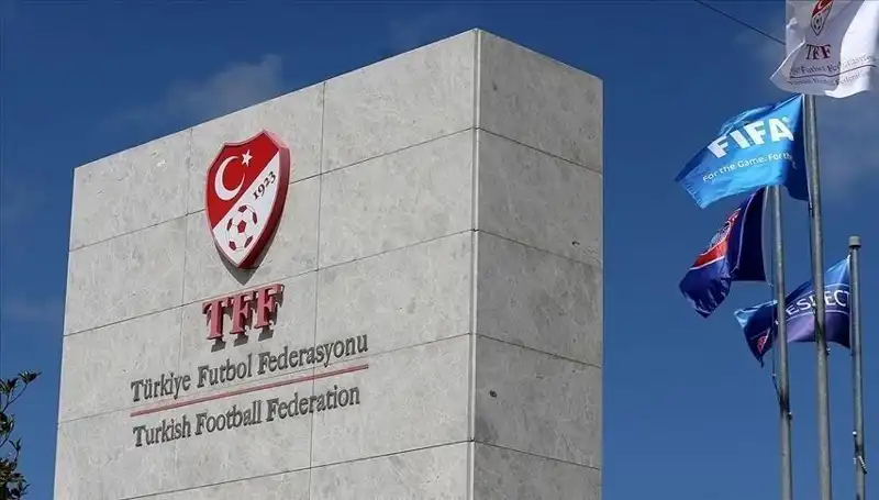 Türkiye Profesyonel Ligi'nde Takım Sayısı Düşüyor: Futbolun Geleceği Tehlikede Mi?