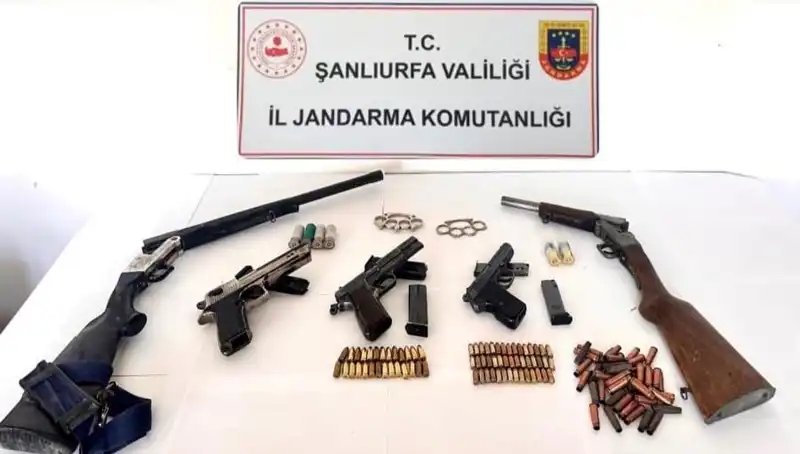 Şanlıurfa'da Yapılan Büyük Silah Operasyonunda Ruhsatsız Silahlarla Tutuklamalar Gerçekleşti