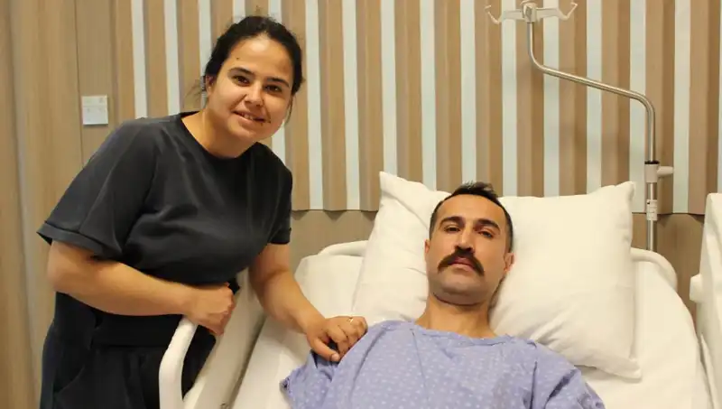 32 Yaşında Mide Kanaması Geçirdiğini Sandı, Kalın Bağırsak Kanseri Olduğu Ortaya Çıktı