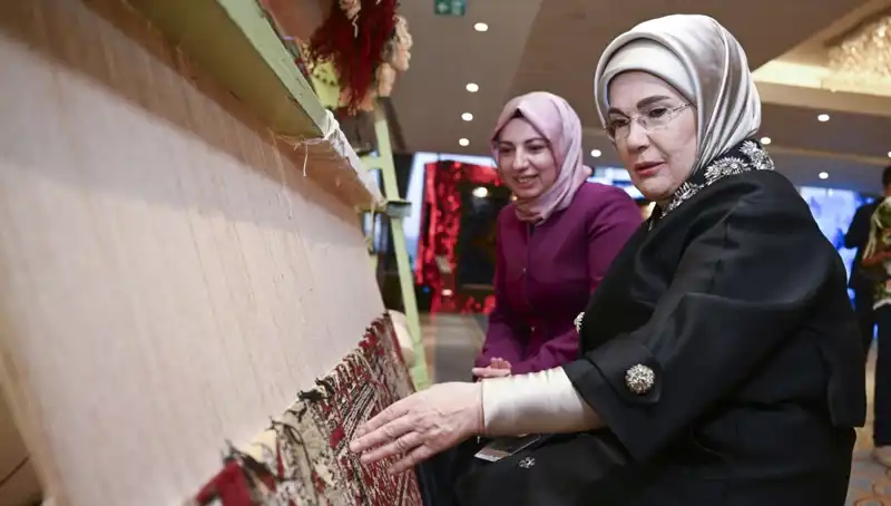 Emine Erdoğan'ın Özel Halısı Açık Artırmada Satıldı, Geliri Depremzedelere Bağışlandı