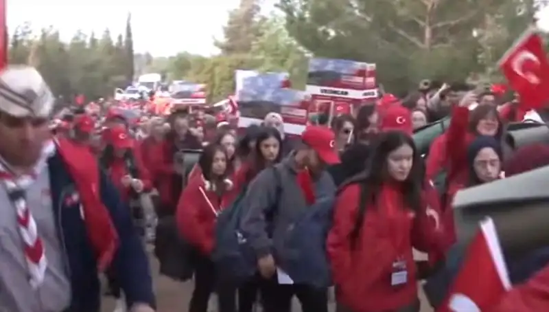 Çanakkale Zaferi'nin 110. Yılında Anıların Yaşatıldığı 57. Alay Vefa Yürüyüşü