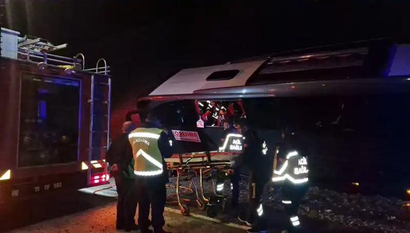Festival Sonrası Dönüşte Otobüs Kazası: 23 Yaralı