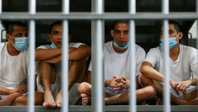 El Salvador'dan Venezuela'ya Siyasi Tutuklu Teklifi: Kriz Derinleşiyor