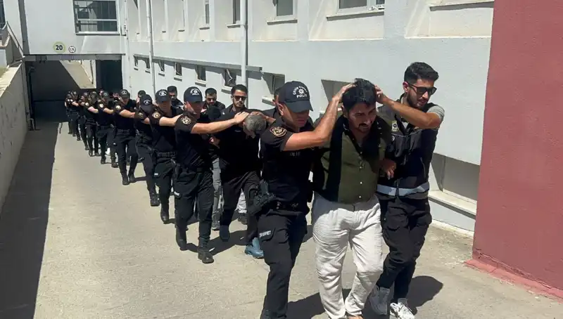 Adana'da 825 Kilogram Eroin Operasyonu: 16 Tutuklama Gerçekleşti