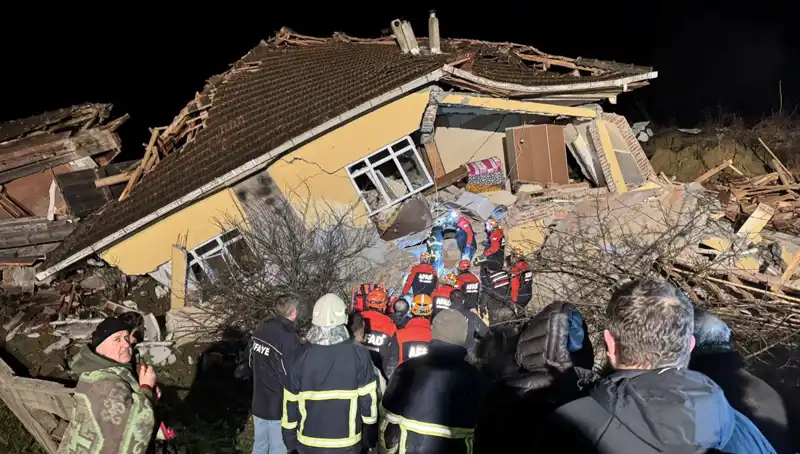 Sinop’ta Can Kaybı Olmadan Yaşanan Büyük Heyelan Olayı Detayları