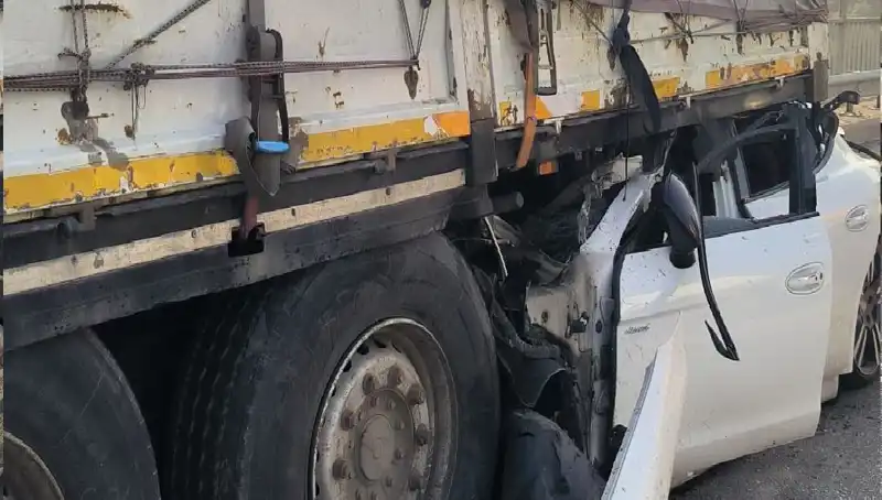 TIR Kazasında Arkadan Çarpmanın Sonucu: Dehşet Verici Manzara