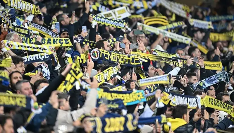 Fenerbahçe'de Kombine Fiyatları Açıklandı: Taraftarlar Ne Düşünüyor?