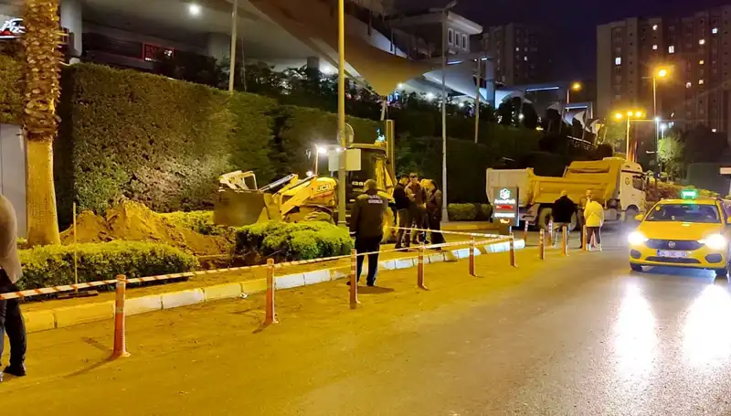 Avm Girişinde Doğalgaz Kaçağı Panik Yaratırken Farkındalık Artıyor