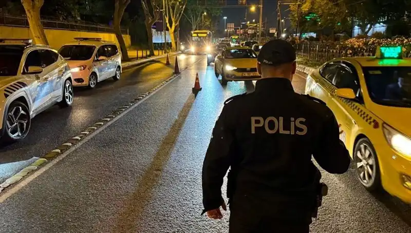 İstanbul'da Yapılan Huzur Denetimlerinde 1500 Kişi Gözaltına Alındı