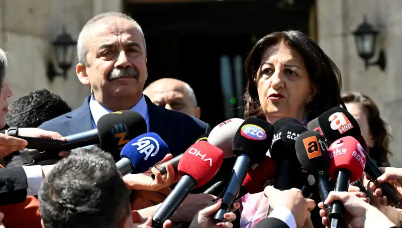 Sırrı Süreyya Önder’in Hayatı ve Mücadele Dolu Süreci Dikkat Çekiyor