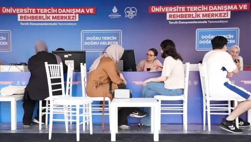 İstanbul'da Gençlerin Geleceğini Şekillendiren Tercih Danışma Merkezleri Açıldı