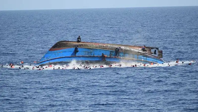 Filipinler'de Gemi Felaketi: 4 Kişinin Hayatını Kaybetmesi ve 7 Kişinin Kayıp Olması