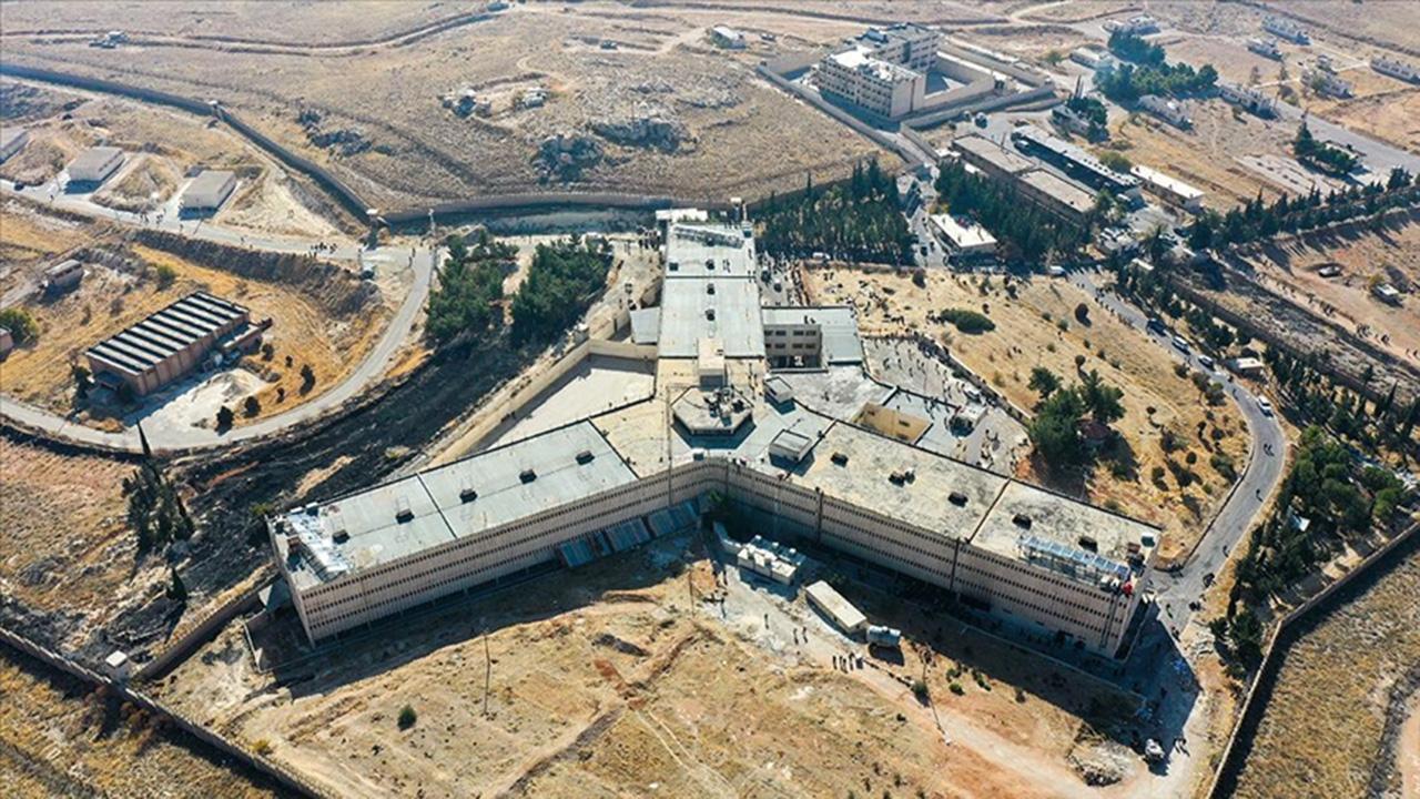 AFAD, Suriye'deki Sednaya Hapishanesi'nde inceleme yapacak