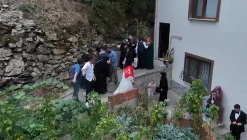 Düğün Töreninde Kanlı Sahneler: 10 Saniyelik Korkunç Olay