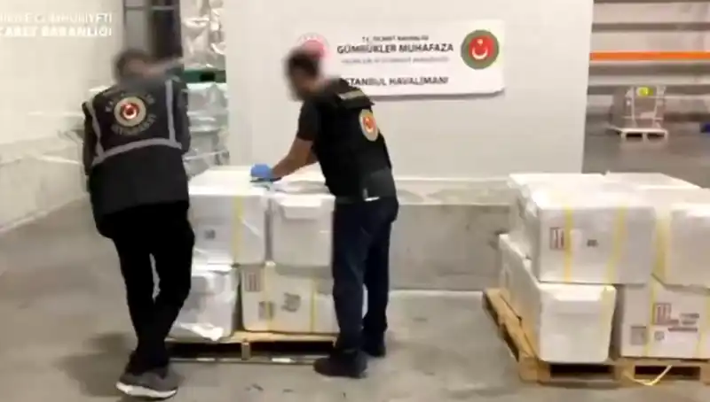 İstanbul Havalimanı'nda 455 Kilo Kokain Yakalandı! Narkotik Ekiplerinin Başarısı