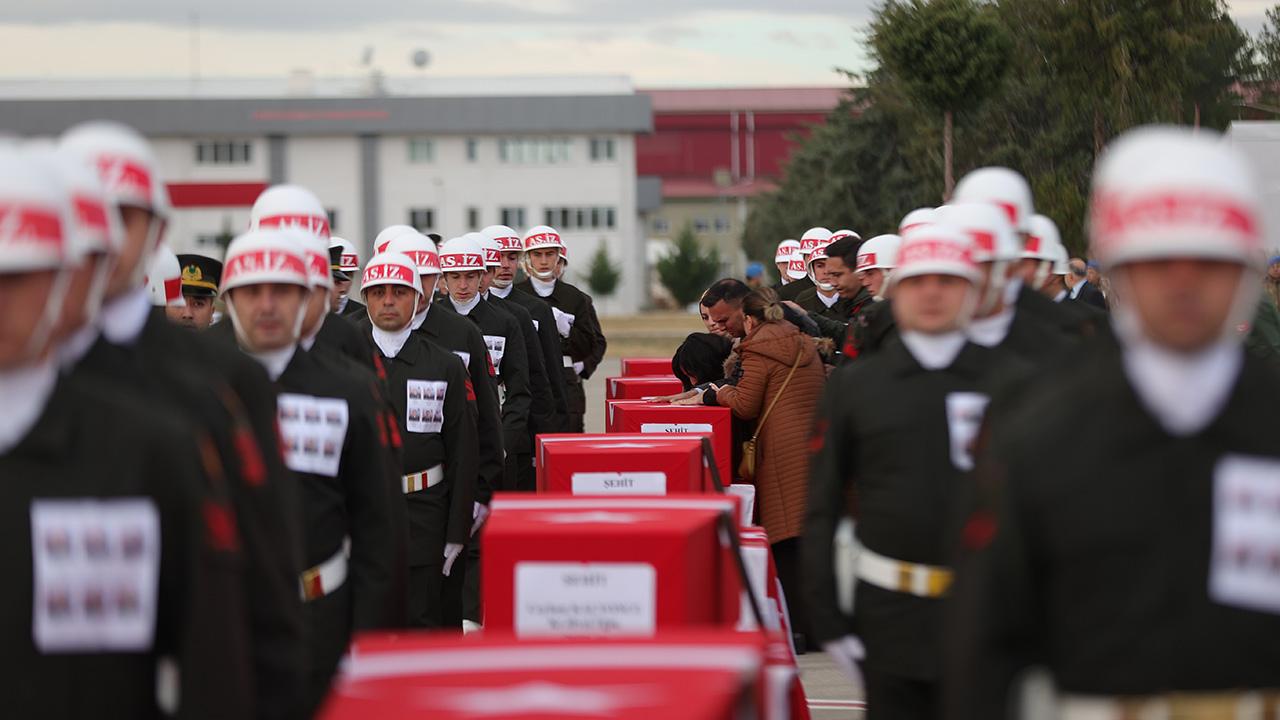 Isparta'da Helikopter Kazası Şehitlerimiz İçin Tören