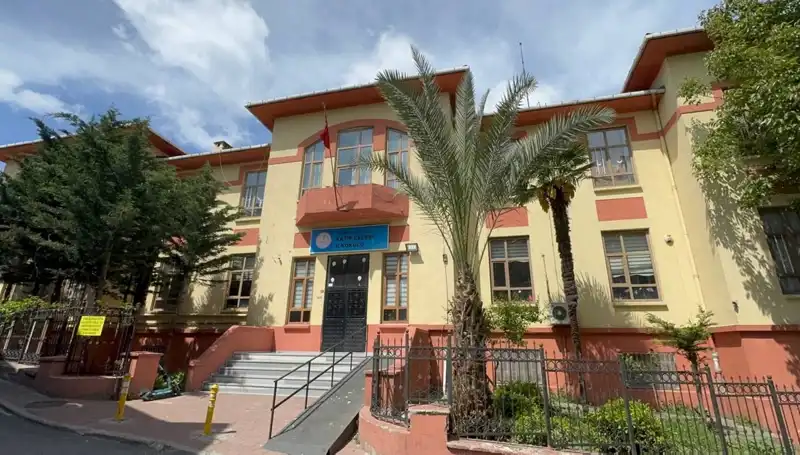 Depremde Hasar Gören 4 Okul, Güvenlik Nedeniyle Boşaltıldı!