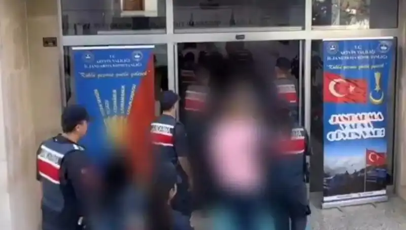 Türkiye Genelinde FETÖ Operasyonları: 30 İl İçinde 65 Tutuklama Gerçekleşti