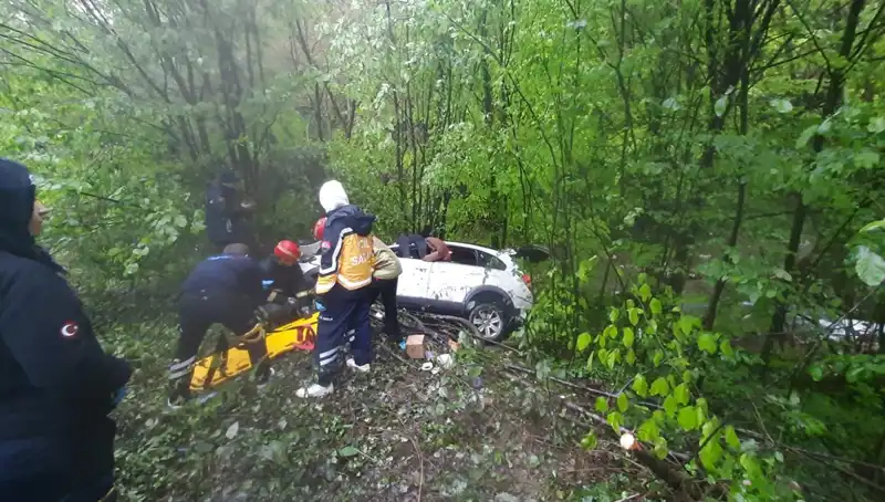 Kontrolü Kaybeden Araç Ormana Uçtu: Feci Kaza Elde Yaşananlar