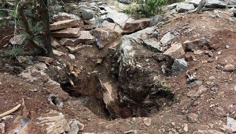 Eski Vali ve Emekli Albay Define Avında Yakalandı: İddialar ve Ayrıntılar