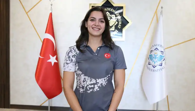 Altın Madalya Kazanan Esra'nın Yeni Hedefi Dünya Şampiyonluğu!