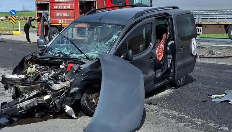 Ankara Yolunda Feci Kaza: Üç Kişi Yaralandı, Detaylar Ortaya Çıktı!