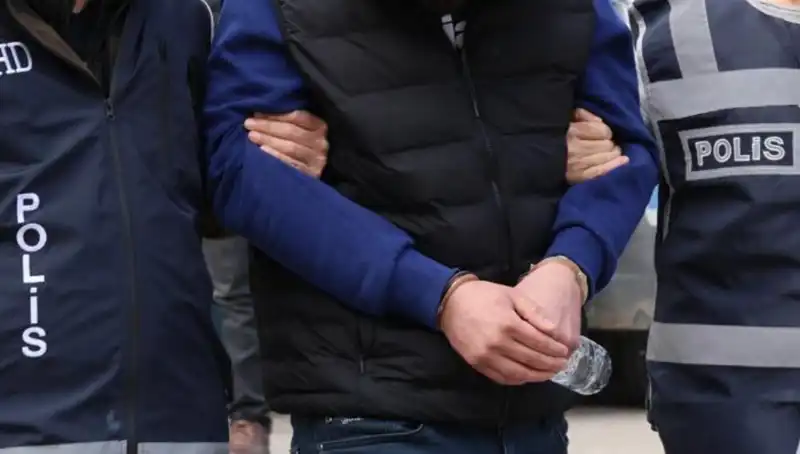 Türkiye'de DAEŞ'e Yönelik Operasyon: 4 Şehirde Gözaltılar Gerçekleşti
