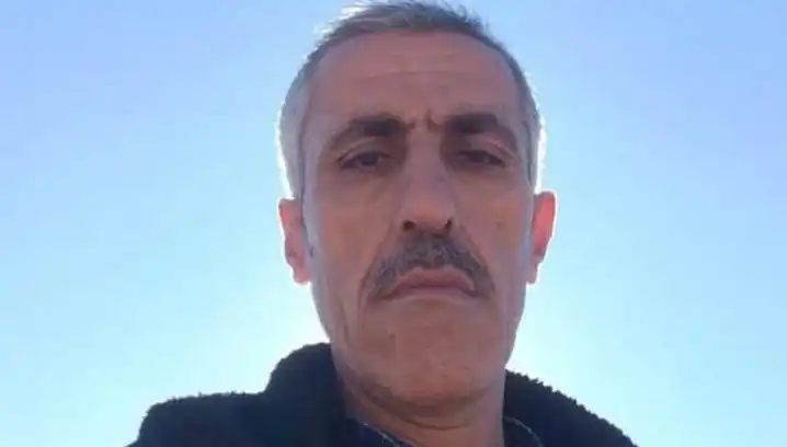 Gençleri "Çime Basmayın" Diye Uyardı, Okul Önünde Bıçaklı Saldırıya Uğradı