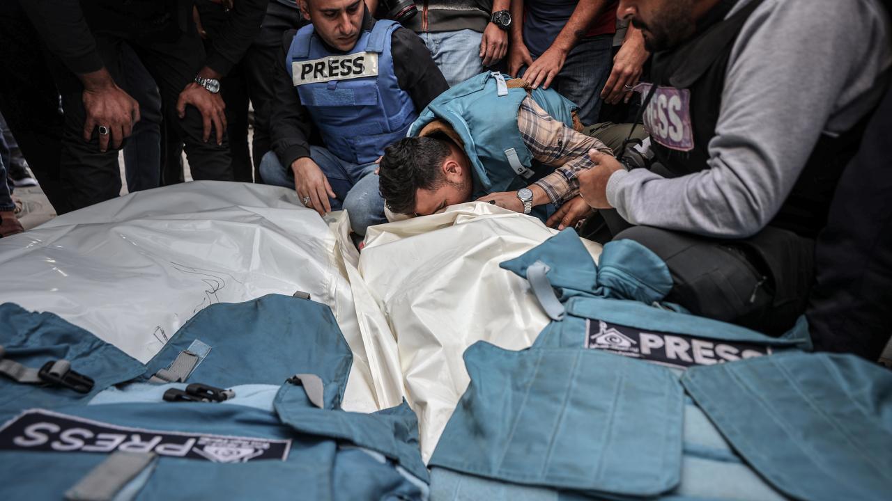İsrail'in Gaza'da Gazetecilere Yönelik Saldırıları Devam Ediyor