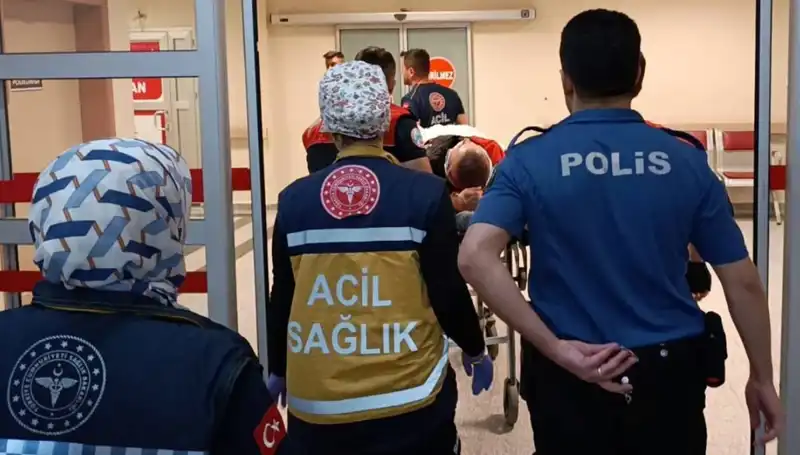 Polis Ekipleri Kazanın Merkezinde: İki Yaralı ve Olayın Ayrıntıları