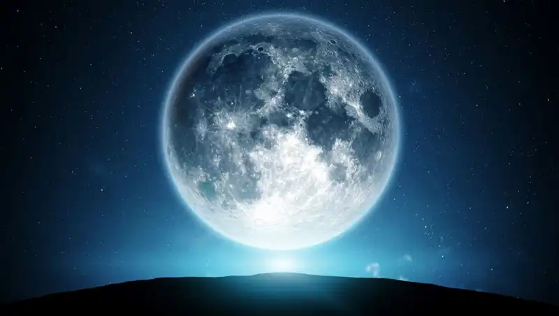 2025 Nisan Dolunayı: Astronomik Olayın Burçlara Etkisi ve Zamanı
