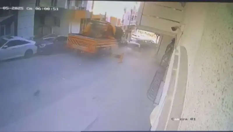 Kontrolden Çıkan Vinç, 23 Araca Çarparak Feci Bir Kaza Yarattı