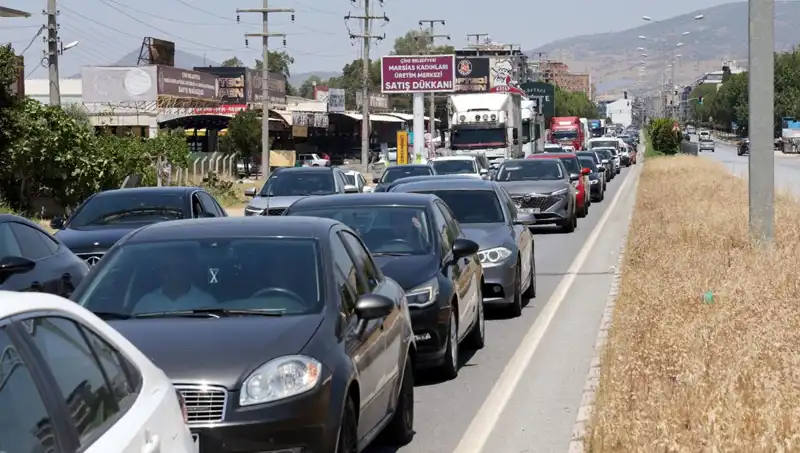 Aydın’dan Muğla’ya 60 Kilometrelik Araç Kuyruğu, Neden Sürekli Uzuyor?