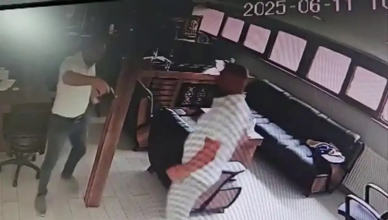 Alacak Verecek Davasında Kanlı Hesaplaşma: Kalfa, İş İnsanı Hayatını Kaybetti