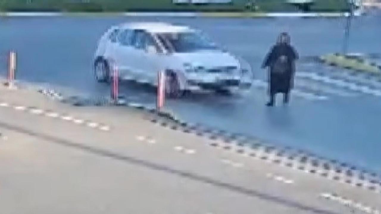 İki Kazaya Birden Karışan Sürücü Zor Anlar Yaşadı