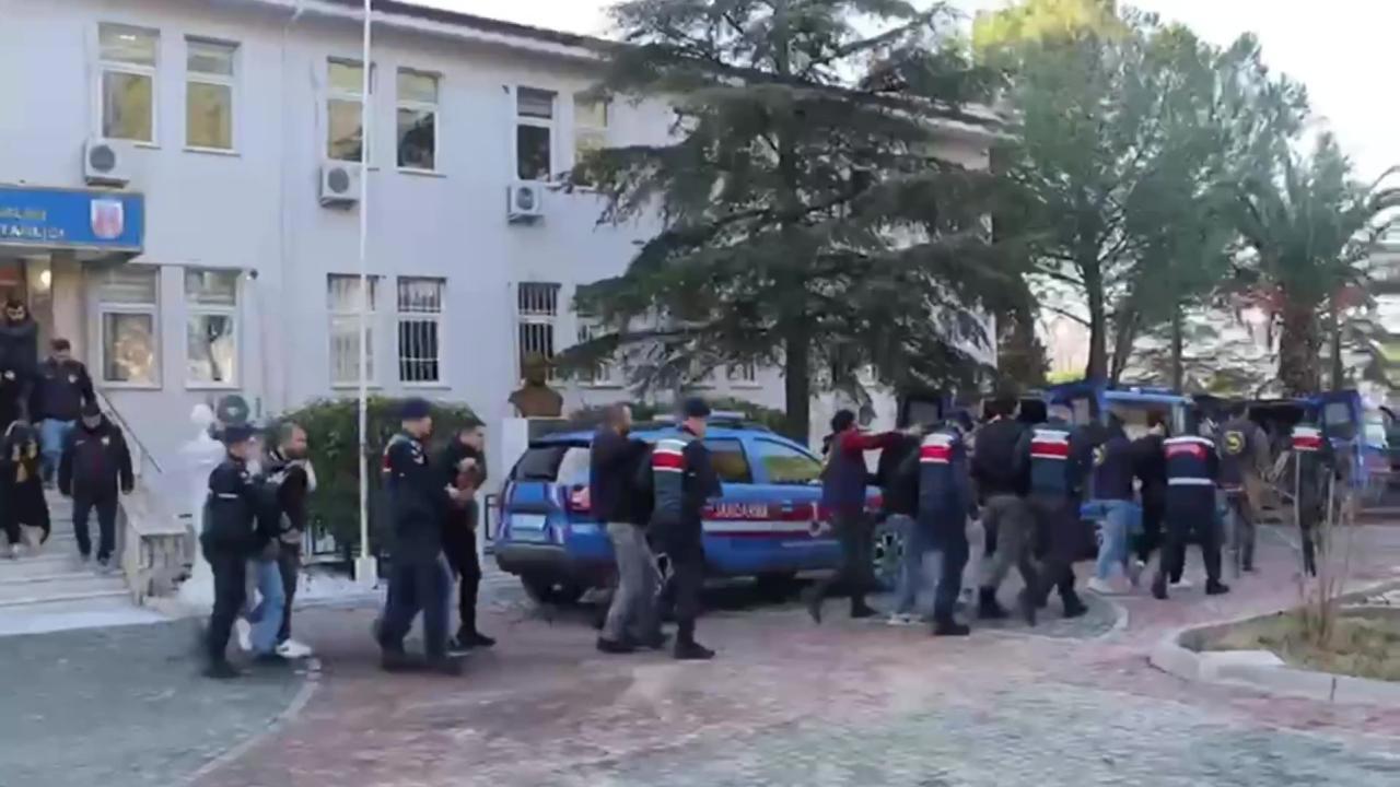 Organize suç örgütlerine yönelik hücre operasyonunda 24 kişi tutuklandı