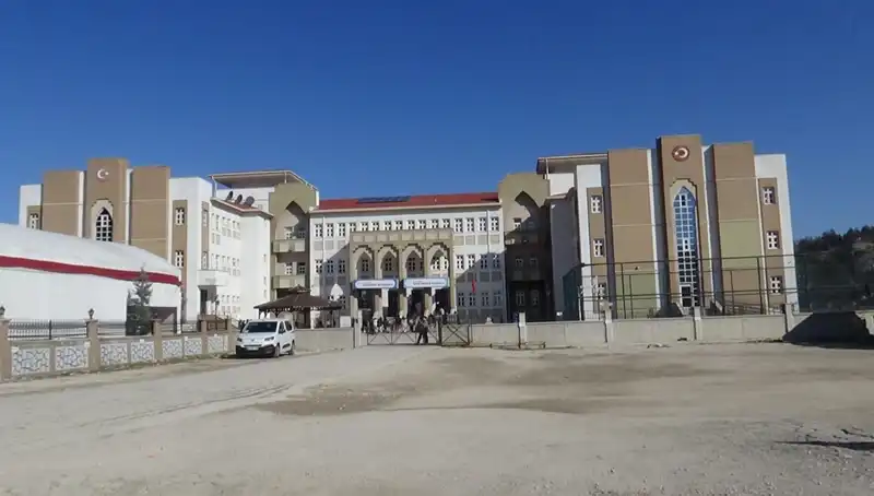 Ortaokulda Öğrencisine Şiddet Uygulayan Öğretmen Olayı Gündemi Sarsıyor
