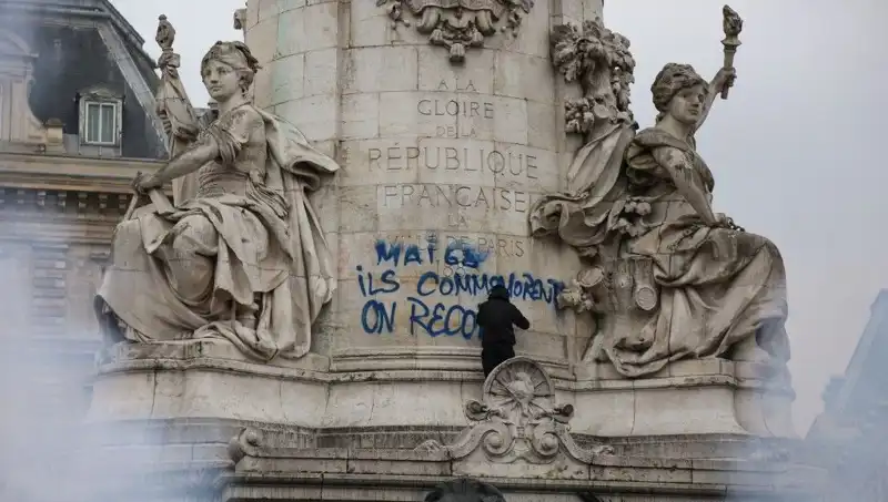 Paris Belediyesi, Grafiticilere Savaş Açtı: Şehir Estetiği Tehlikede mi?