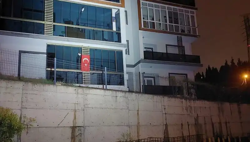 Sakarya'da Tedirgin Edici Olay: 4 Katlı Apartman Tahliye Edildi!