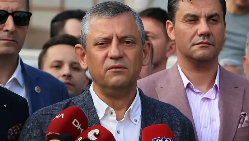 Özgür Özel'den Çarpıcı Bayram Açıklaması: Bayram Tadında Değil!