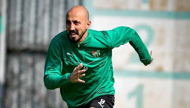 Milli Futbolcunun Kariyerinde Yeni Bir Dönem: 2. Lig Seçenekleri