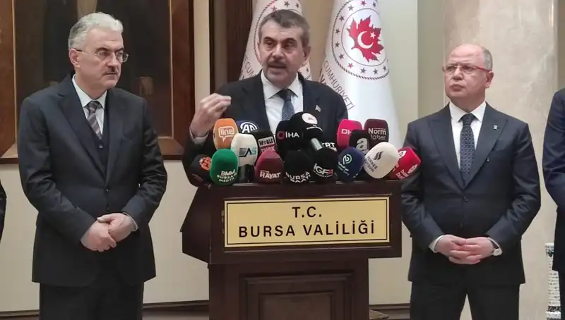 Bakan Tekin'den Protestolara Katılan Çalışanlara Yaptırım Uyarısı: Hükümetten Sert Mesaj Geldi