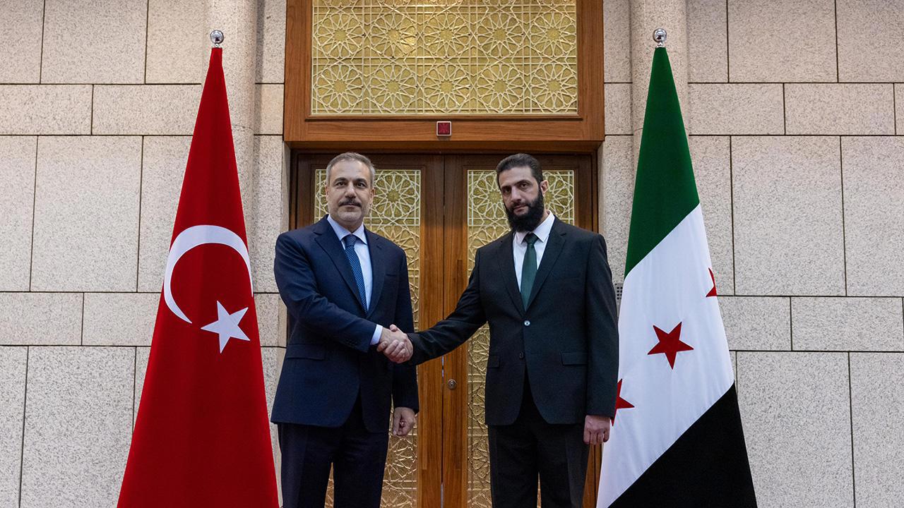 Bakan Fidan, Suriyedeki yeni yönetim lideri Ahmed eşŞara ile görüştü