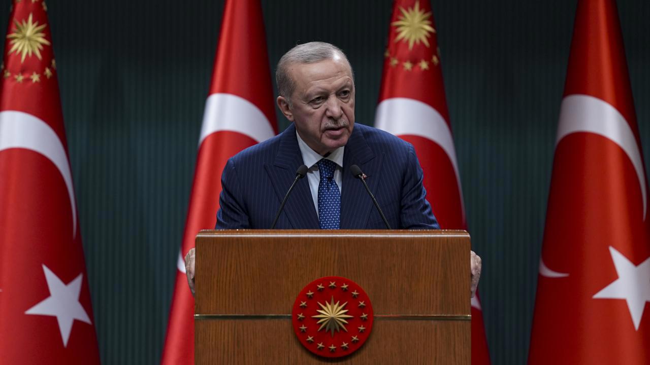 Cumhurbaşkanı Erdoğan: Depremzedelerimize yardım devam edecek