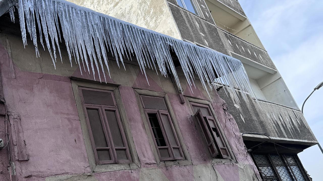 Erzurum'da Soğuk Hava Şaşkına Çevirdi