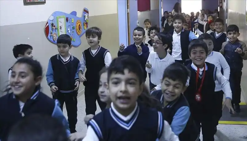2025 Okul Yılı Açılış Tarihleri ve Tatil Takvimi Merak Ediliyor