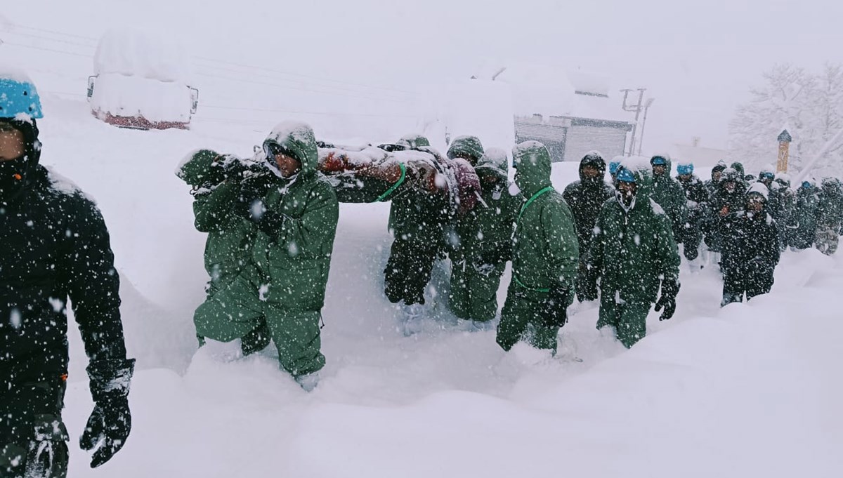 Himalayalar'da Korkutan Çığ Felaketi: 41 İşçi Kayıp